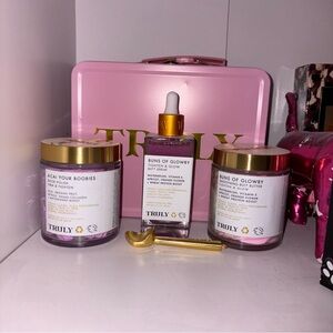 Truly buns @ boobies bundle